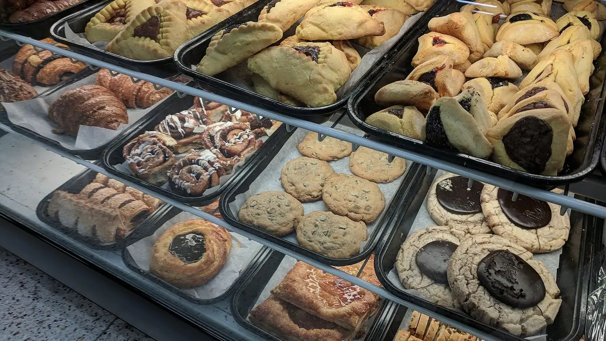 Veal's Bakers Shop – bakery in Tipton town centre